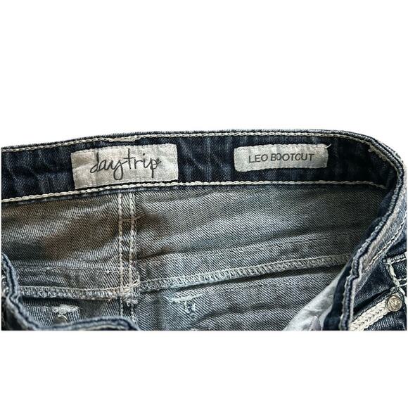 Womens Y2K Daytrip Denim Jeans Embroidered Pockets Gemstones Leo Bootcut 27x31 - Picture 5 of 9